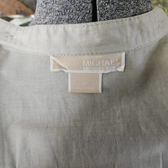 Michael Kors Small blouse with tie-belt - Picture 11 of 13